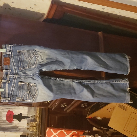 Distressed BKE Wendi Jeans - Picture 7 of 9